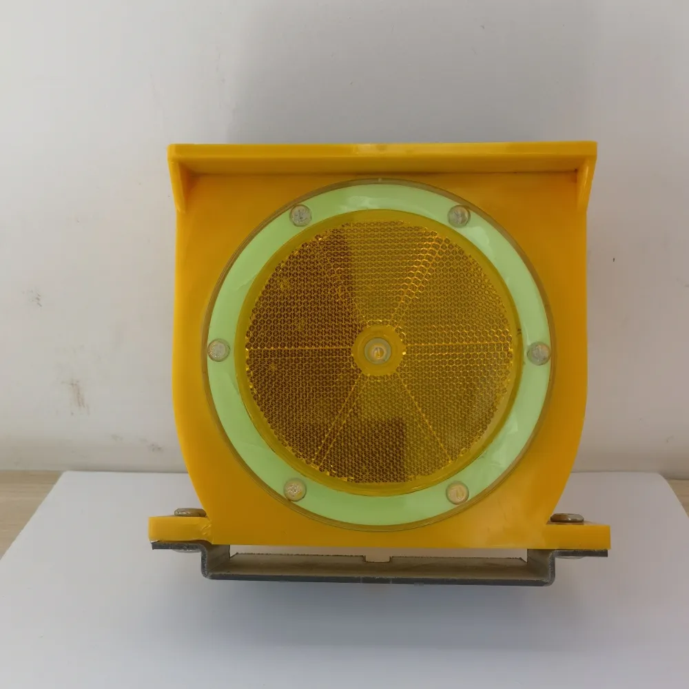 太阳能智能导向灯 | LED 护栏标线灯 | 同步闪烁警示灯