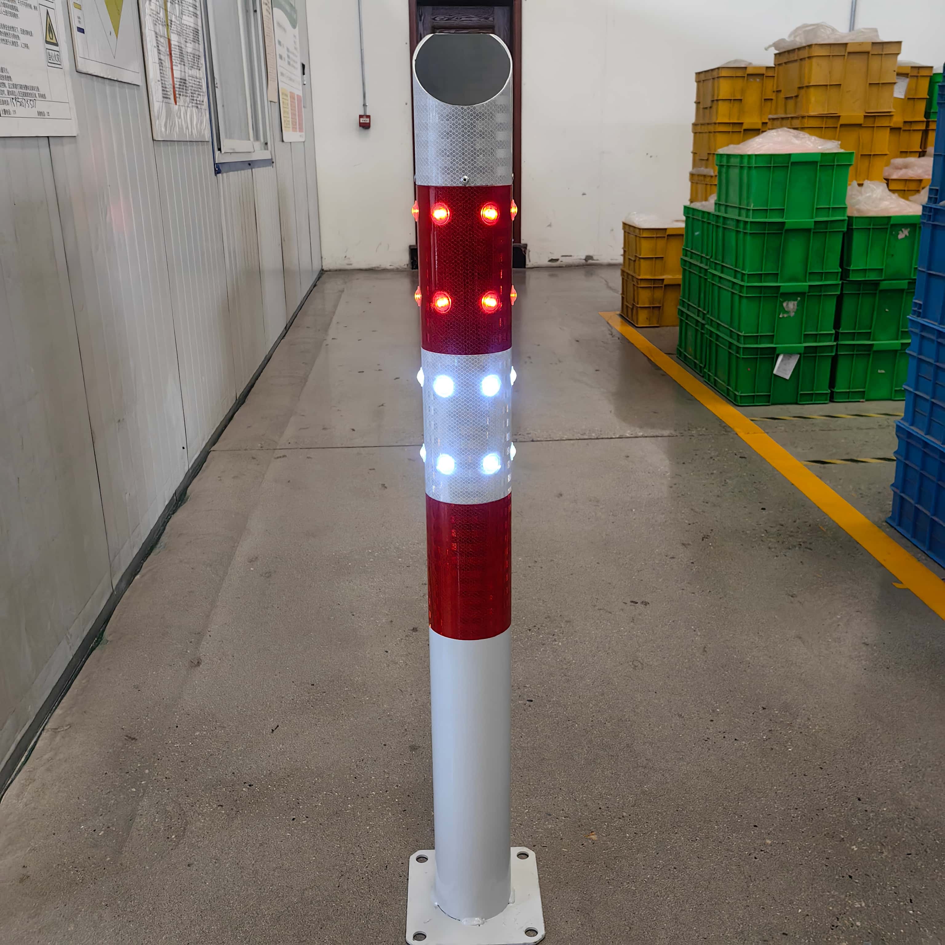 太阳能警示柱 | 太阳能路标柱 | LED 路障警示灯