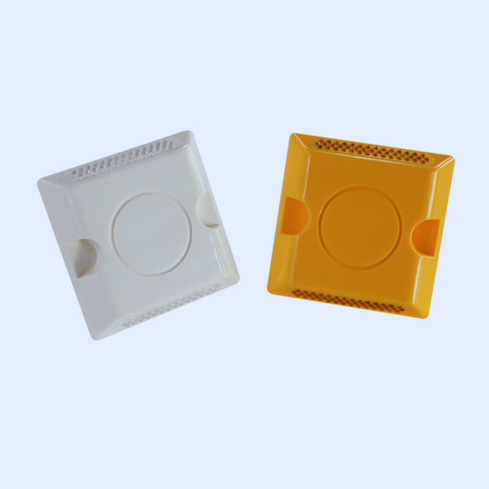 43/45 玻璃珠塑料路钉 | ABS 凸起路面标记 | 白色猫眼反光片